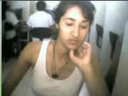 Chava mexicana muestra tetas por camara en ciber de monterrey