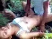 Otra chava que se cojen en el monte