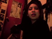 Jovencita cara bonita mamando verga