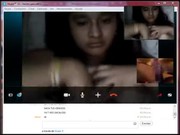 Me muestra las tetas por Skype para que ma la jale