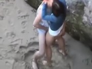 Pillados cogiendo en la playa, muy excitante!