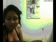 Parejita tiene sexo casero mientras los ven por cam