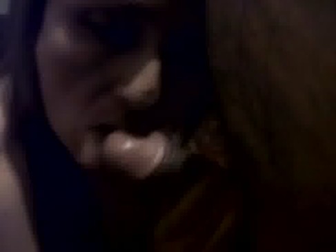 Hace muy bien su trabajo de mamadora de vergas
