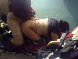 Le pone el cuerno al esposo con otro wey