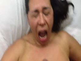 Llenando de mecos a la maestra de lenguaje