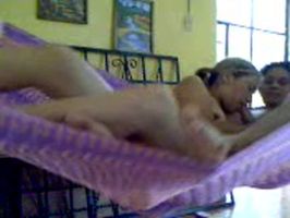 Sexo casero en la hamaca