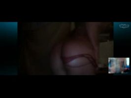 Mi putita calentandome con su culo por skype