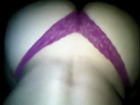 Rica nalgona me da una mamada