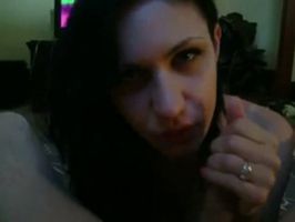 Novia inspirada dando una increible mamada