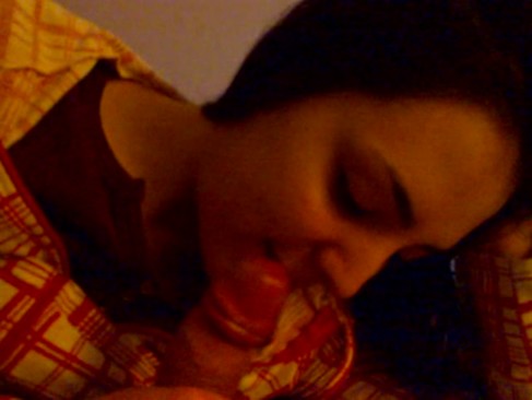 Mi hermosa enamorada mamandomela en la cama