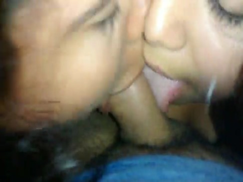 Dos amigas putita mamandome la verga