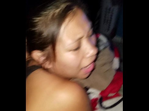 Sexo de perrito con una putita embarazada