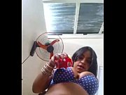 Gordibuena tetona se masturba y usa esperma de vela