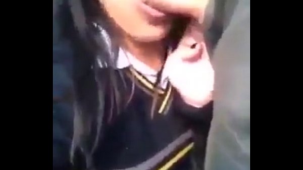 Amiga colegiala me da una mamada en el salon CBTIS 110