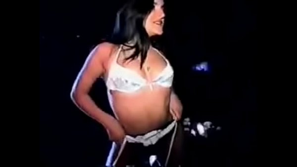 Mucama Teibolera en show bailando desnuda
