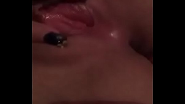 Sin calzon tocando su panocha deliciosa ufff