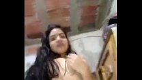 Hermosa jovencita chupa muy bien la verga