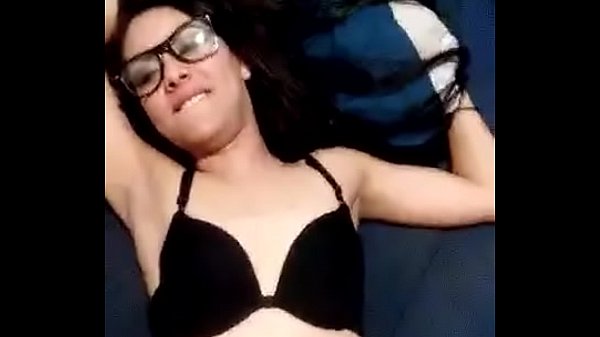 Mi novia chupando verga antes de cojer (video 01 de 02)
