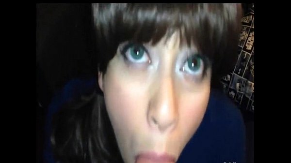 Chica kawaii de ojos verdes recibe cogida anal (POV)