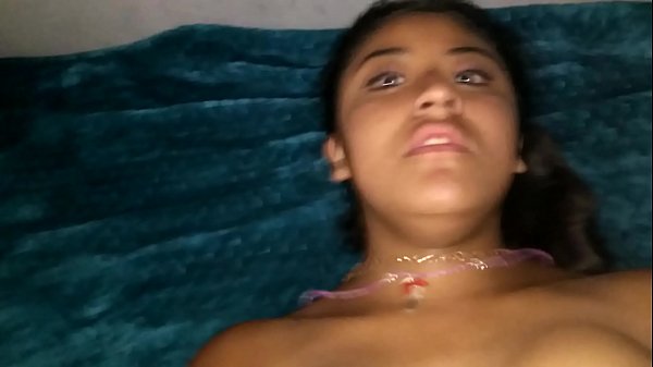 Chavita de 18 años cogida por el culo