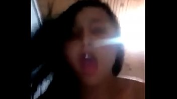 Chichona tiene la vagina hinchada de tanto coger