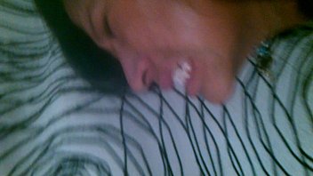 Estrenando y rompiendole el culo a mi mujer