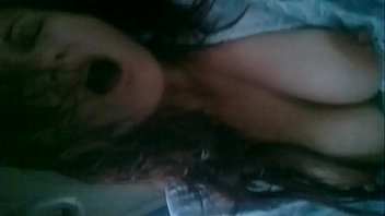 Profesora de Nicaragua bien calentona teniendo sexo en el auto