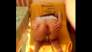 Su marido sale y yo llego para cojerla por el culo