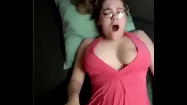 Rellenita deliciosa es graba cogiendo en cuarentena