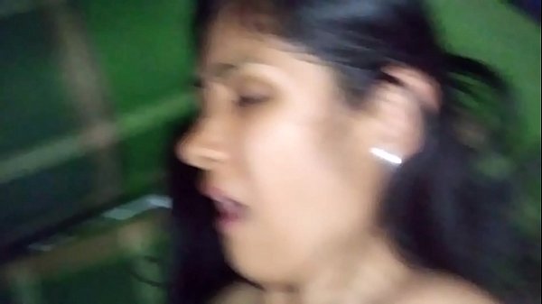 Mamacita soltera con carita de puta gozando en su tiempo libre