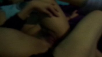 Me cojo a una amiga borracha y le dejo los mecos, muy peda!