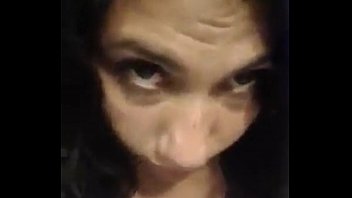 Vecina con ricas tetotas se come los mecos, literalmente