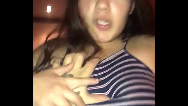 Mexicana se goza mas la verga de su vecino que la del novio