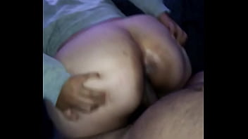 Cogida en el coche con su vecina nalgona luego de dar un paseo Cogida en el coche con su vecina nalgona luego de dar un paseo