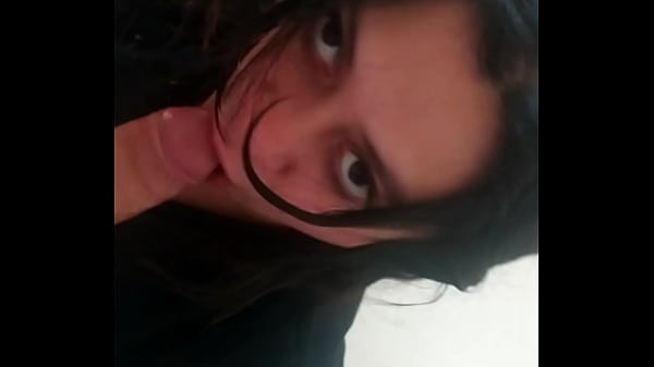 Encuentro esporádico con mi Ex, me da una rica mamada