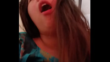 Gordibuena con lindas chichotas es muy obediente al cabalgar