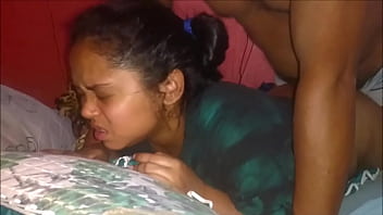 Morenita de culo estrecho, no disfruta el sexo anal