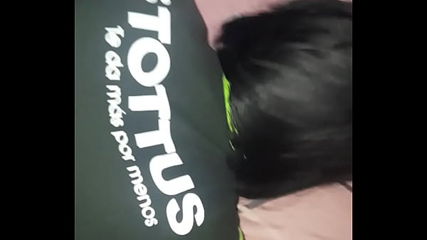 Se la dejo ir por el culo a una putita infiel de Tottus