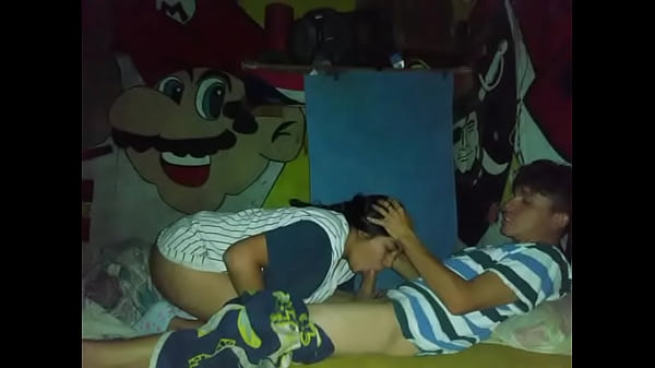 Mamadora se traga la verga para luego cabalgarla
