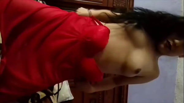 Mexicana se quita el vestido rojo para enviarme un video desnuda