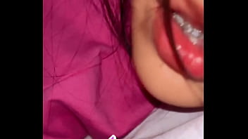 Putita pervertida de linda voz, es bien habladora mientras la cogen