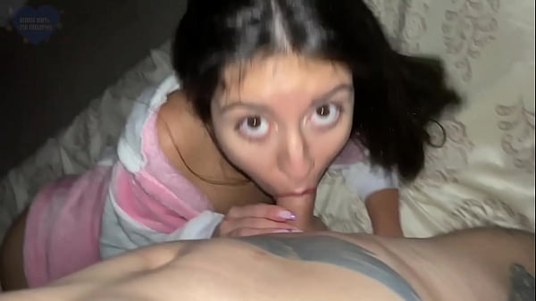 Cogiendo el culito de su hermanastra en pijama