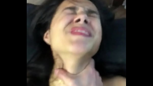 Creampie anal a una colombianita mientras usa su lovense