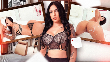 Sexo intenso con Ashley Sanz hasta dejarla bañada en semen