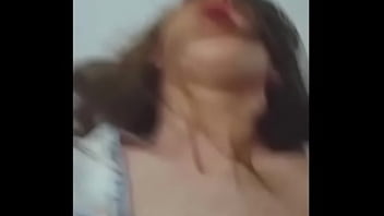 Traicionando a su marido pero bien que lo disfruta
