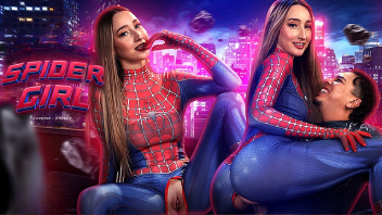 La sexy chica araña es detonada por El Venenoso